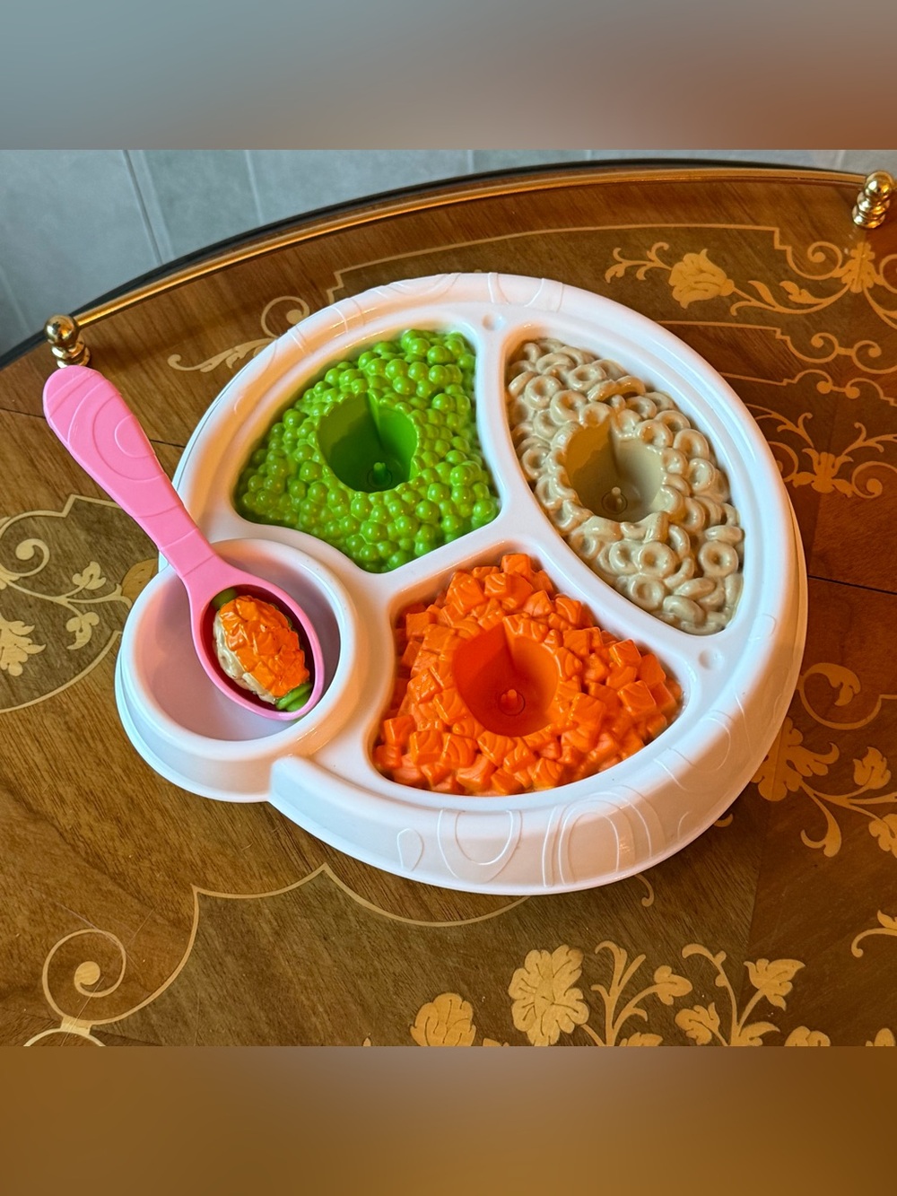 Mattel Fisher Price HTF Servin' Surprises Magic Baby Food Pretend Play Baby Doll